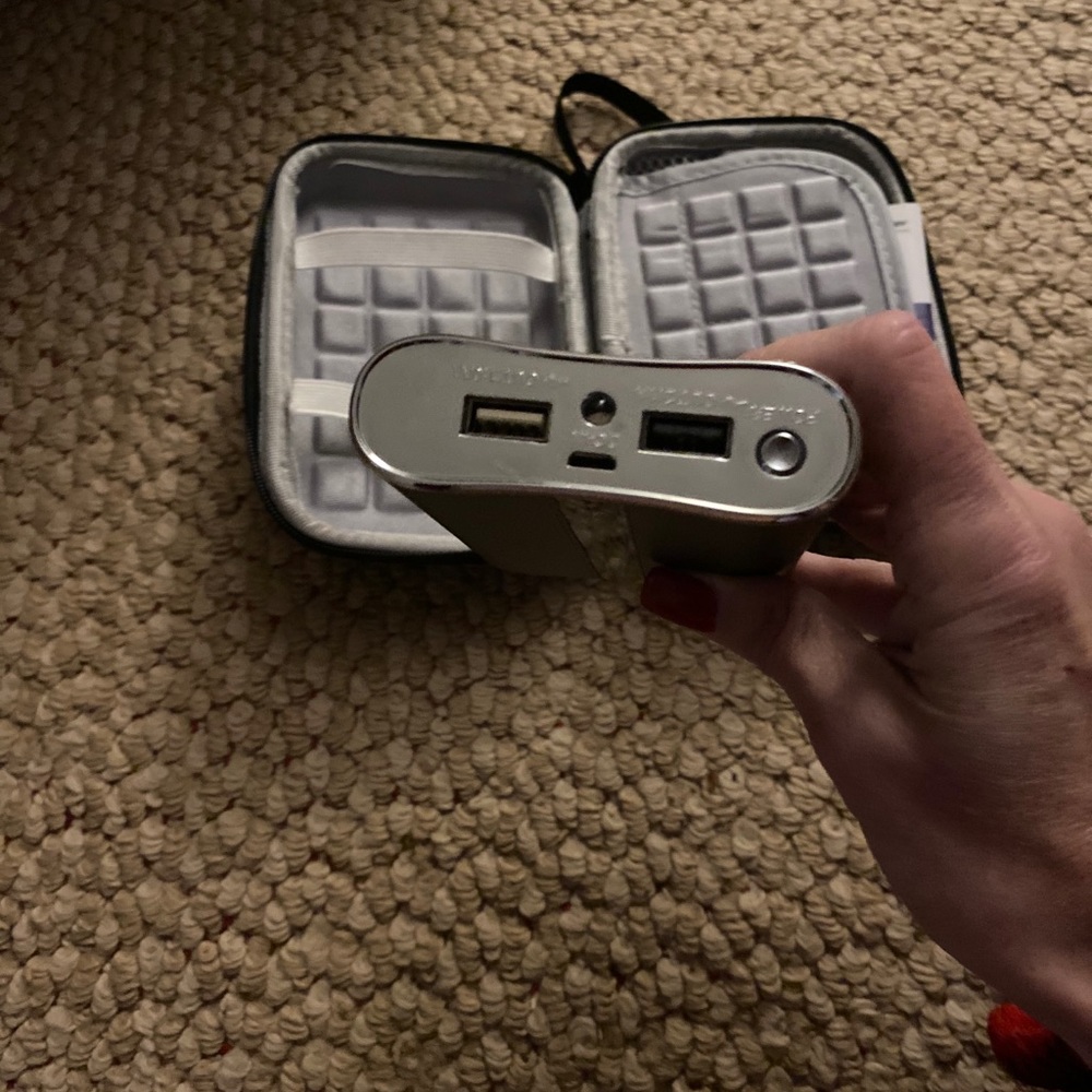 Power Bank & case - Picture 2 of 8